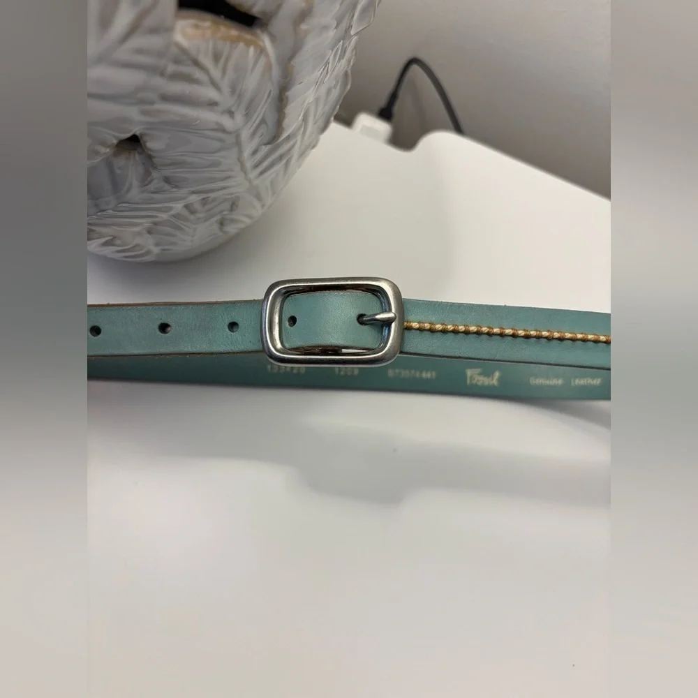 Fossil Women’s Turquoise Silver Buckle Rope Detail Leather Belt Size Small